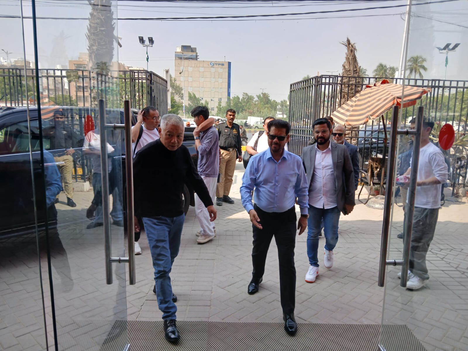 Jinpeng Visit Showroom